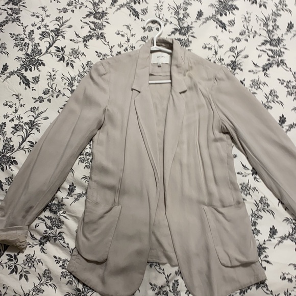 Aritzia grey blazer jacket - Picture 3 of 3